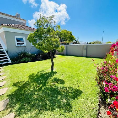 Calm Waters Guesthouse Plettenberg Bay Bagian luar foto