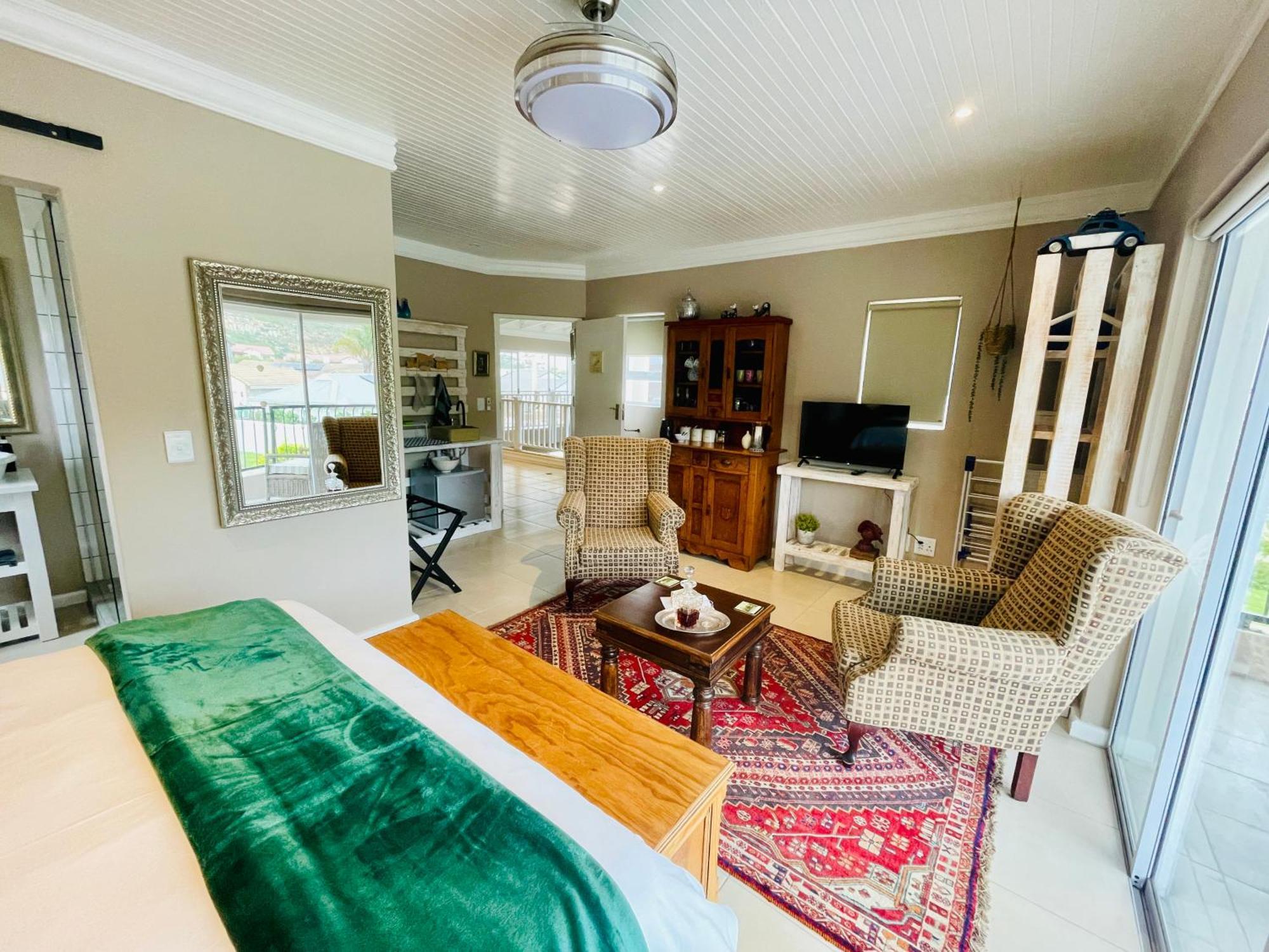 Calm Waters Guesthouse Plettenberg Bay Ruang foto
