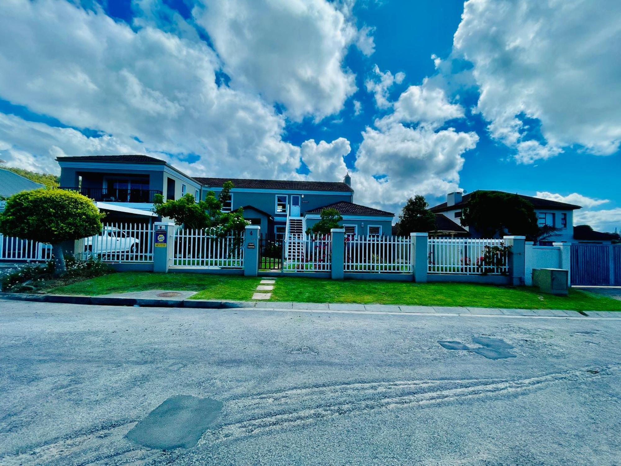 Calm Waters Guesthouse Plettenberg Bay Bagian luar foto