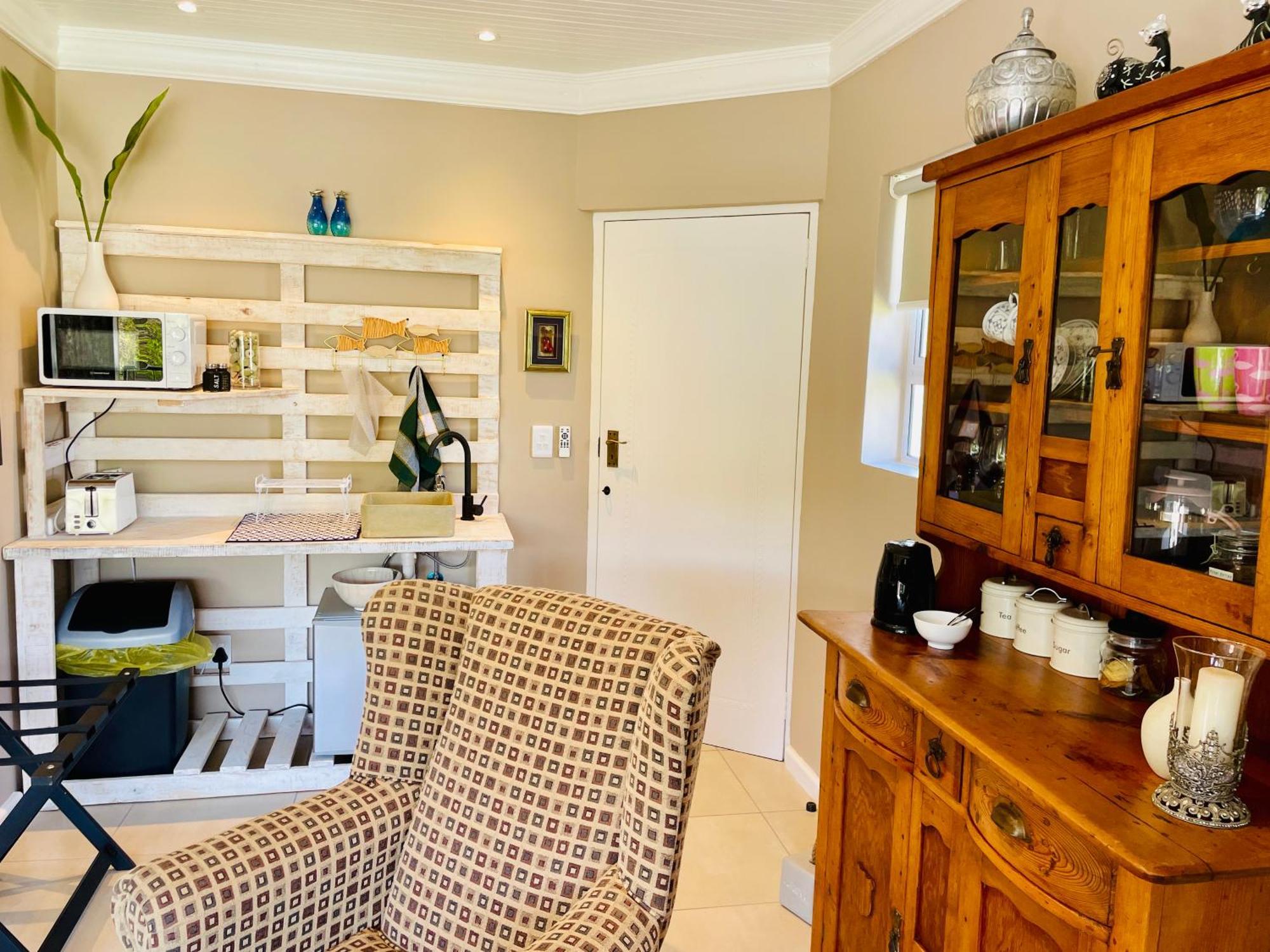 Calm Waters Guesthouse Plettenberg Bay Ruang foto
